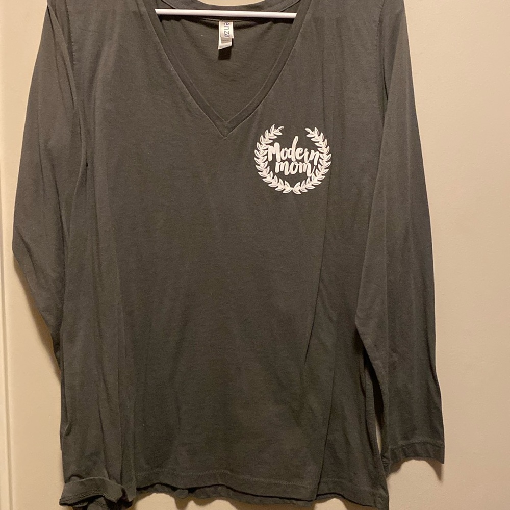 Long sleeve mom top